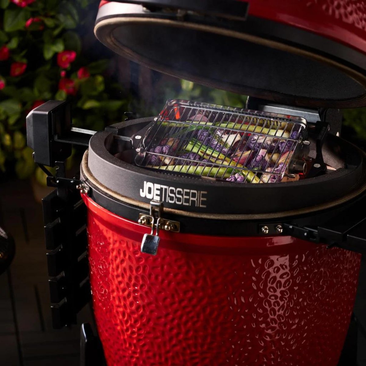 Why are kamado ceramic ovens so good? - Kitchen In The Garden