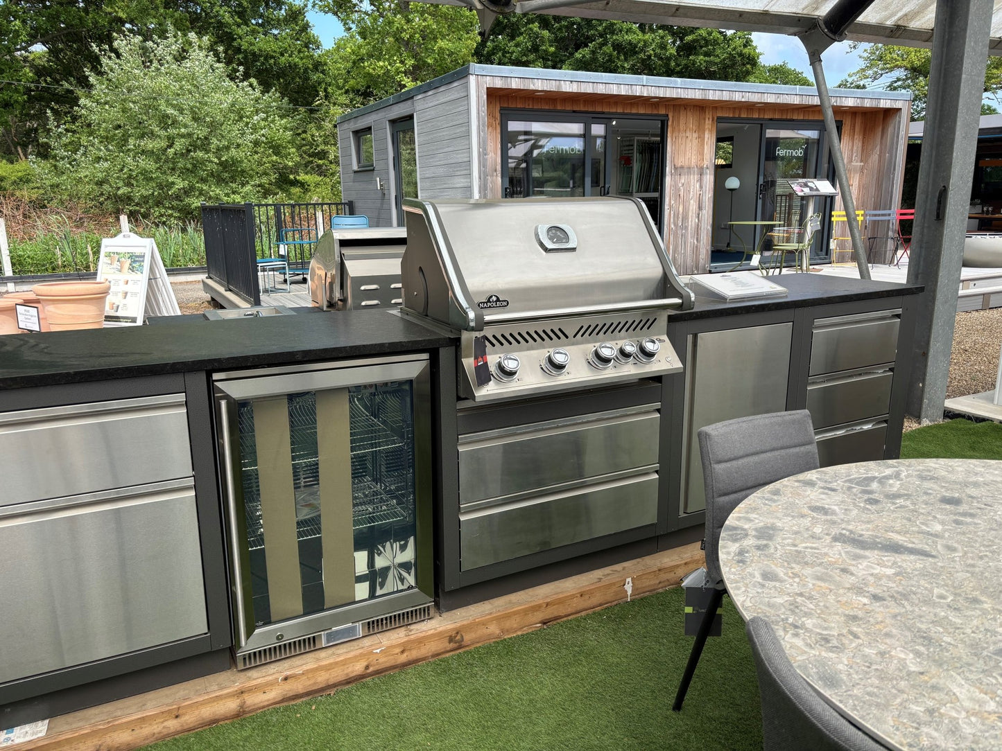 Ex - Display Napoleon Oasis - Kitchen In The Garden