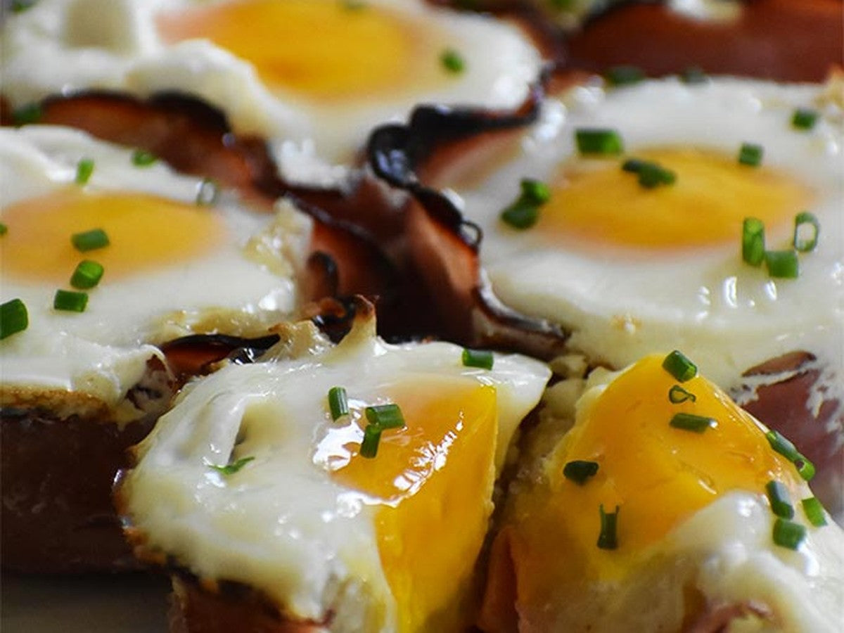 Grilled Egg Cups with Crispy Ham - Kitchen In The Garden